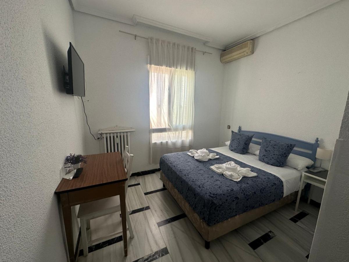 Hostal Arrate Madrid Exterior foto