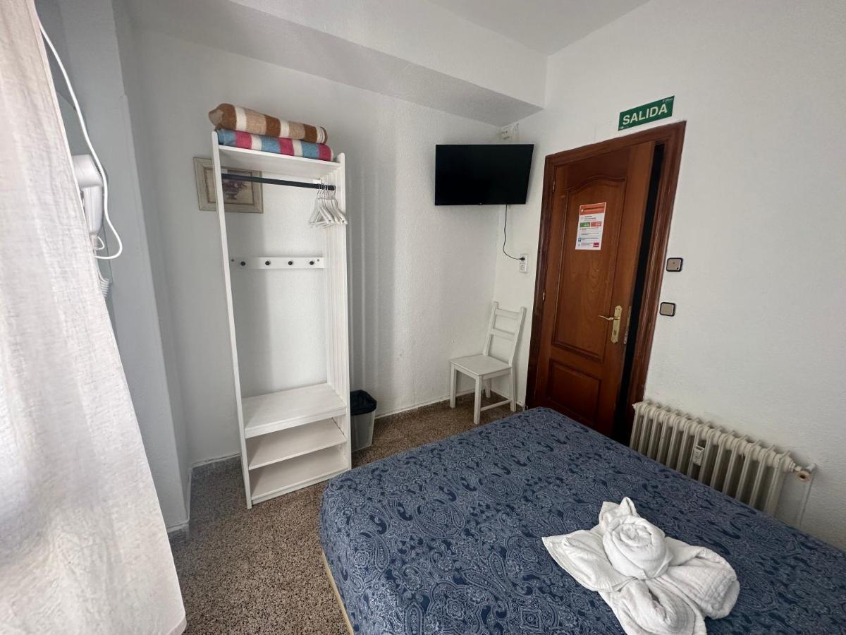 Hostal Arrate Madrid Exterior foto