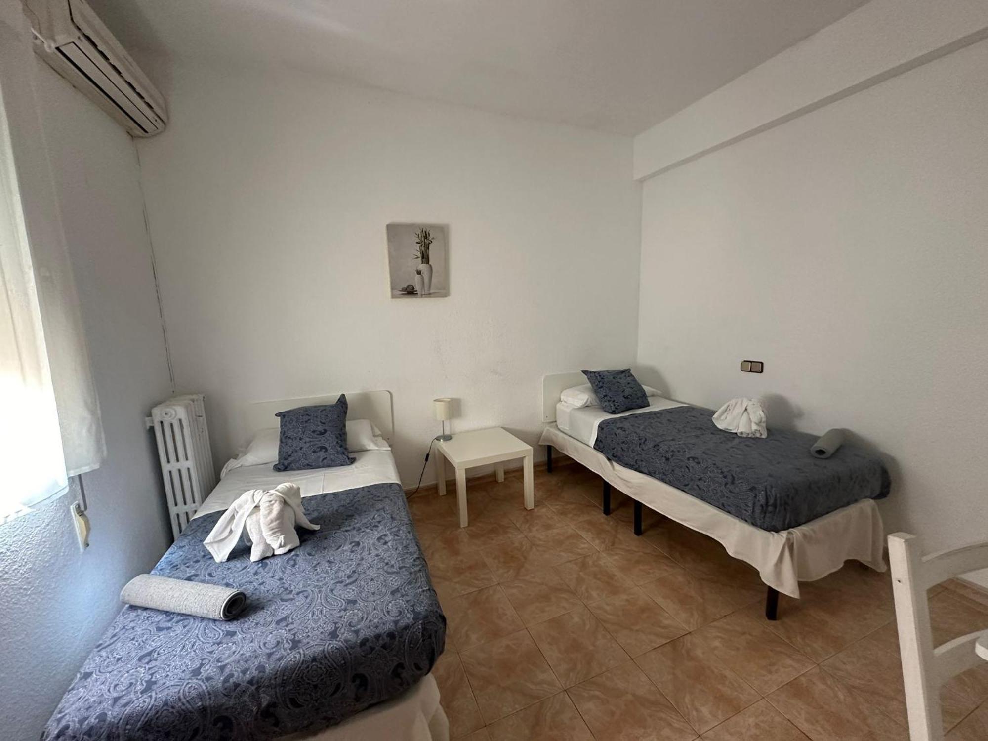 Hostal Arrate Madrid Exterior foto