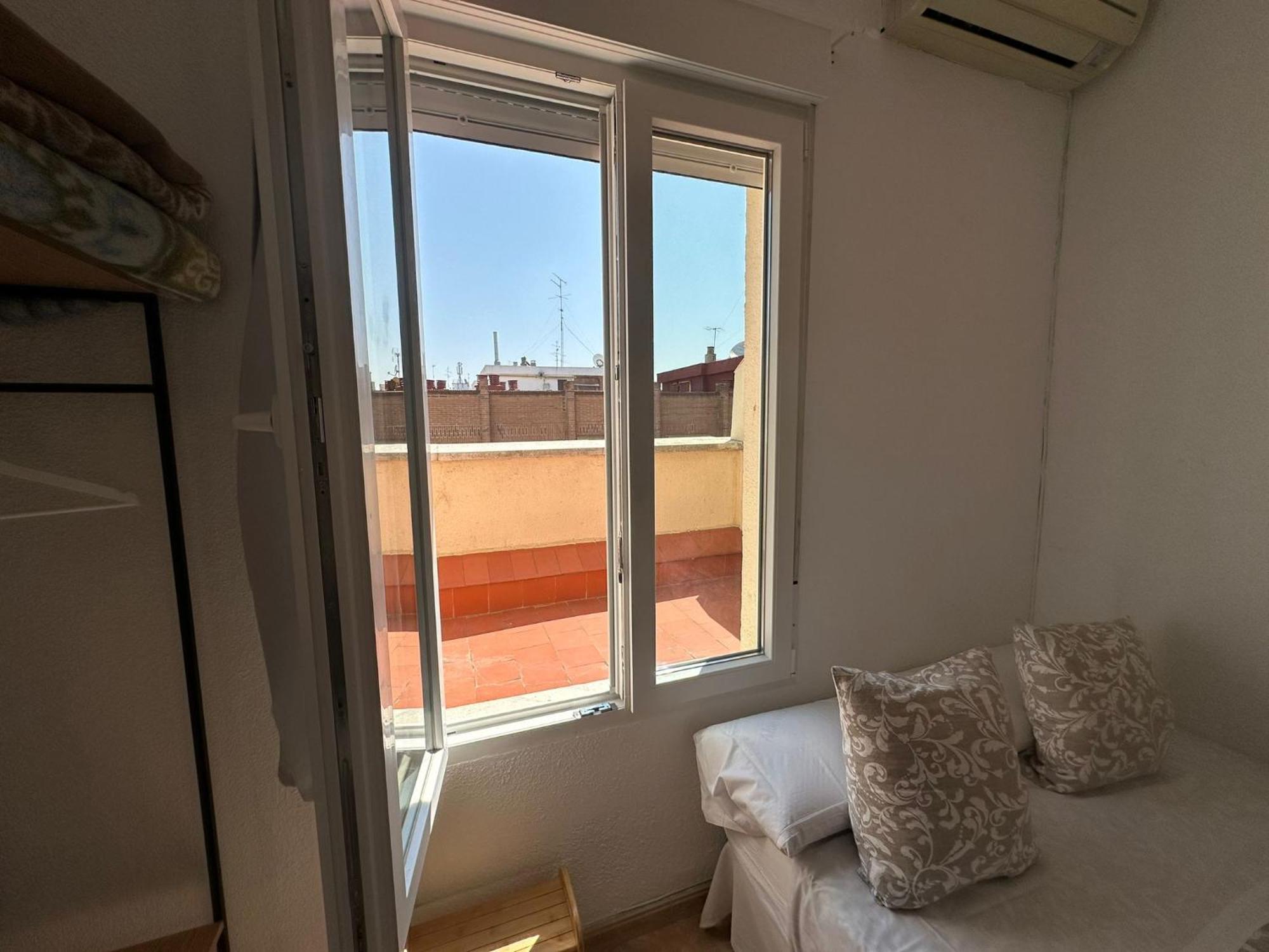 Hostal Arrate Madrid Exterior foto