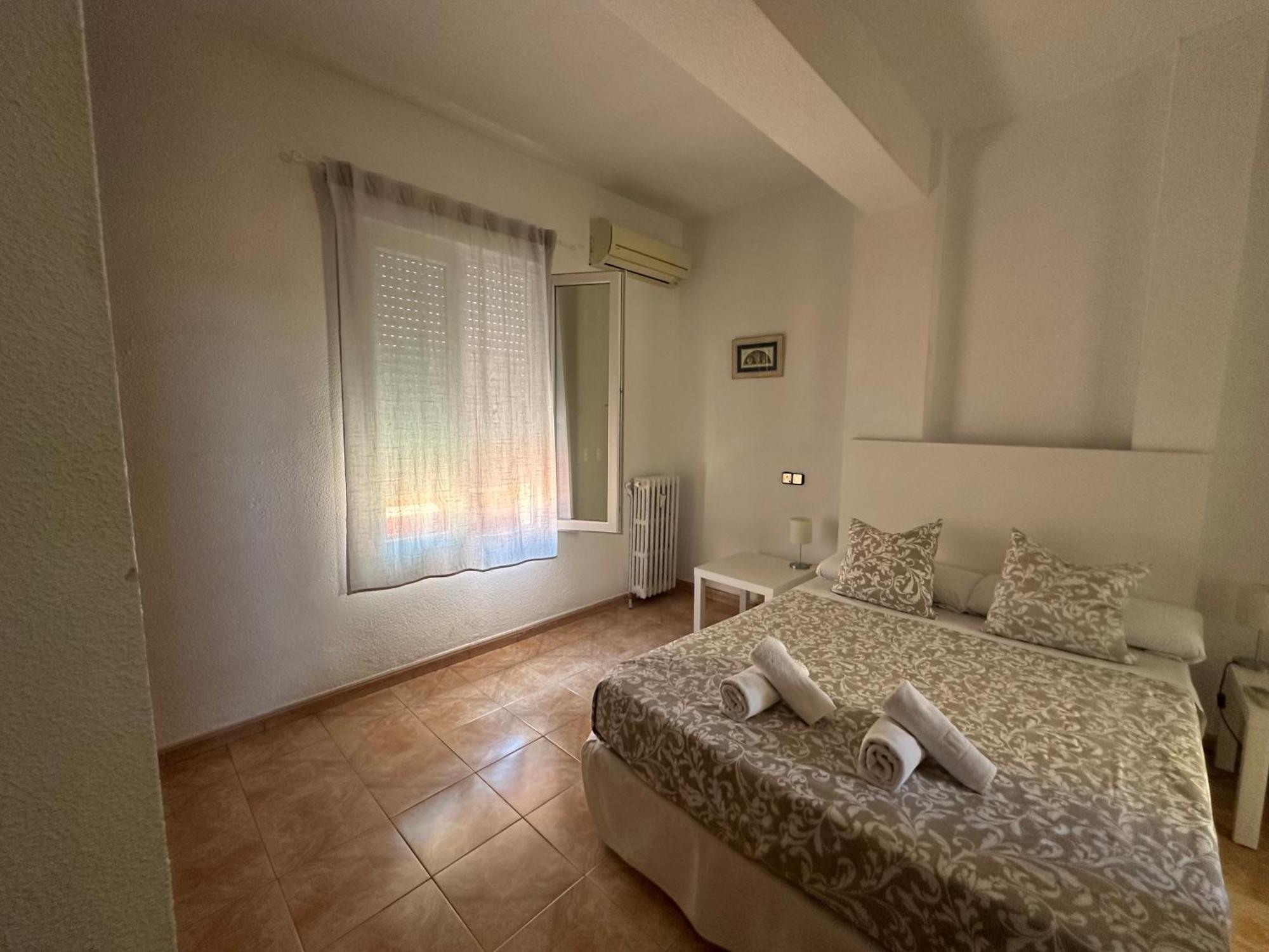 Hostal Arrate Madrid Exterior foto