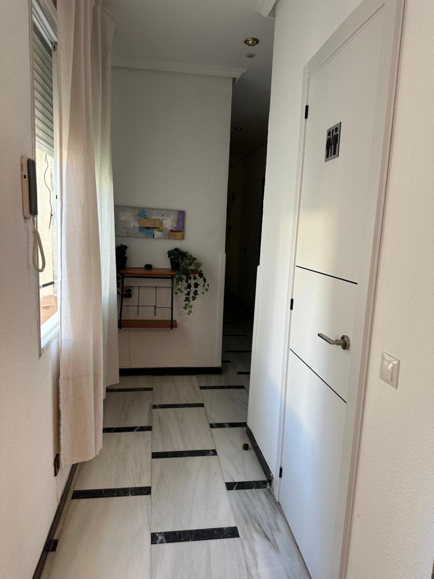 Hostal Arrate Madrid Exterior foto