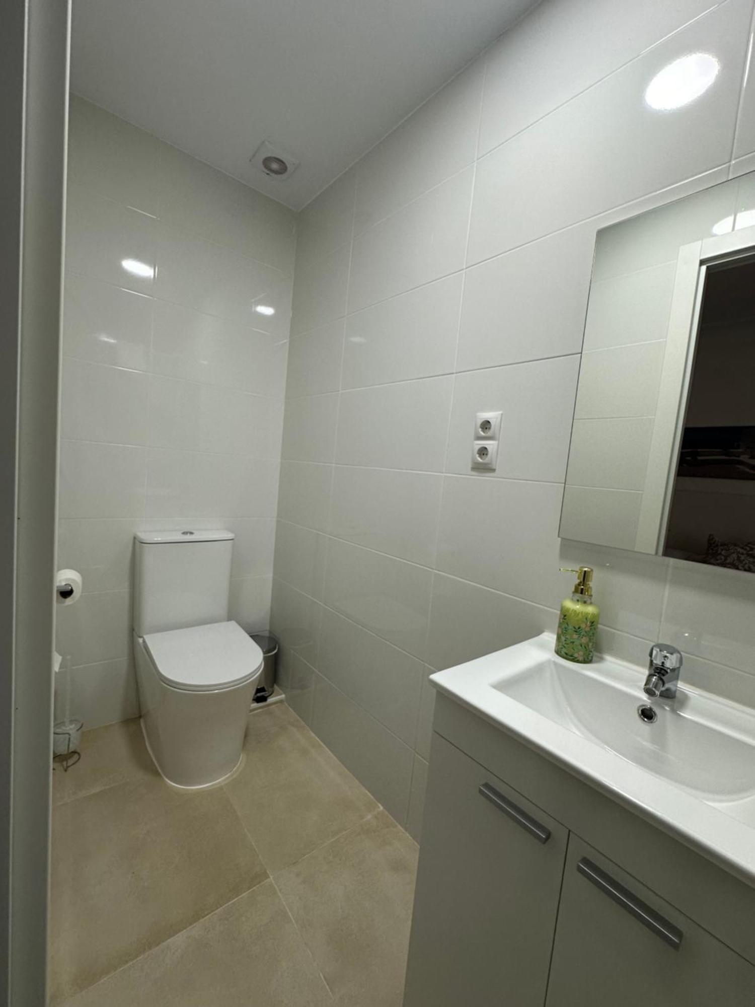 Hostal Arrate Madrid Exterior foto