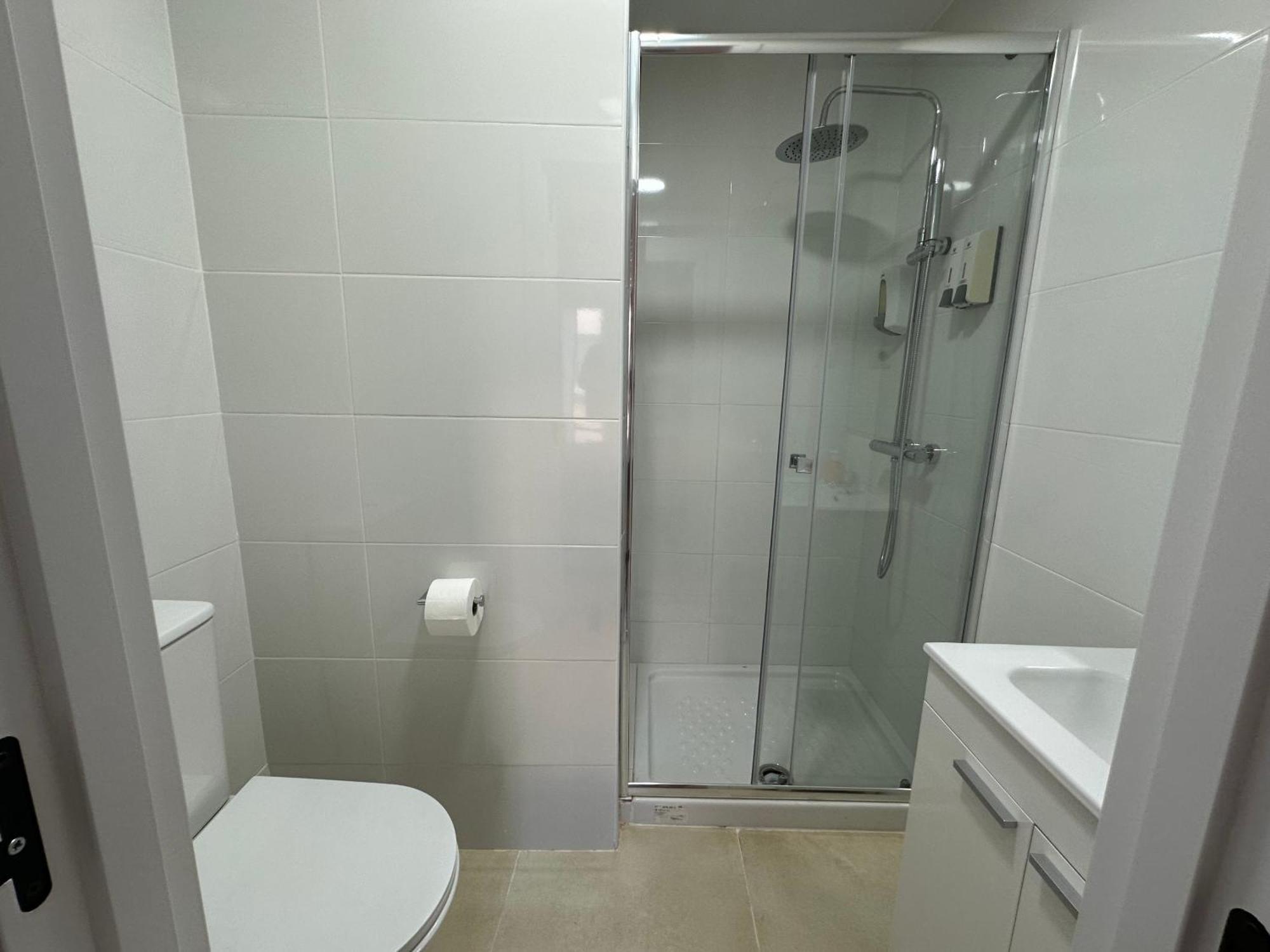 Hostal Arrate Madrid Exterior foto