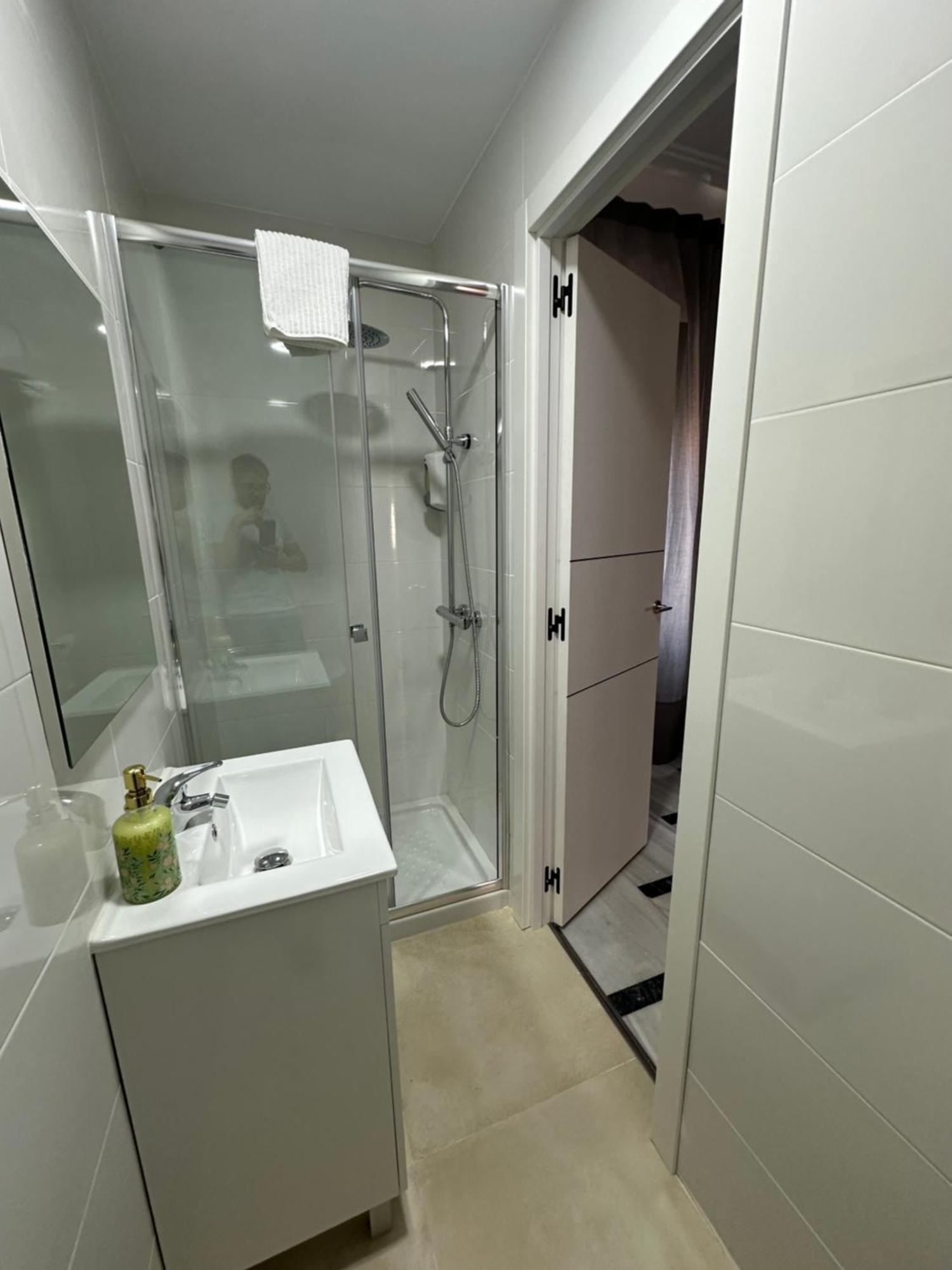 Hostal Arrate Madrid Exterior foto
